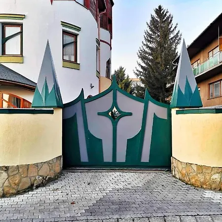 Pannonia Apartment *